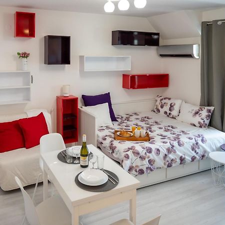 Colorful Studio With Balcony - Free Parking Lägenhet Sofia Exteriör bild
